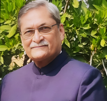 Dr Vihang Mazumdar